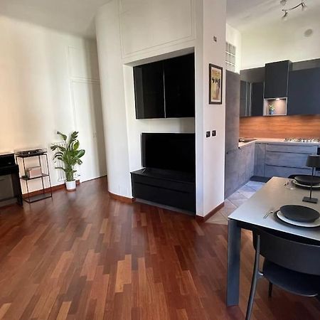 Apartamento "Iris" Milano Lunigiana In Stazione Centrale Exterior foto
