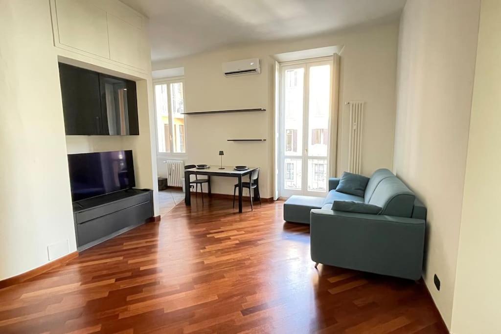 Apartamento "Iris" Milano Lunigiana In Stazione Centrale Exterior foto