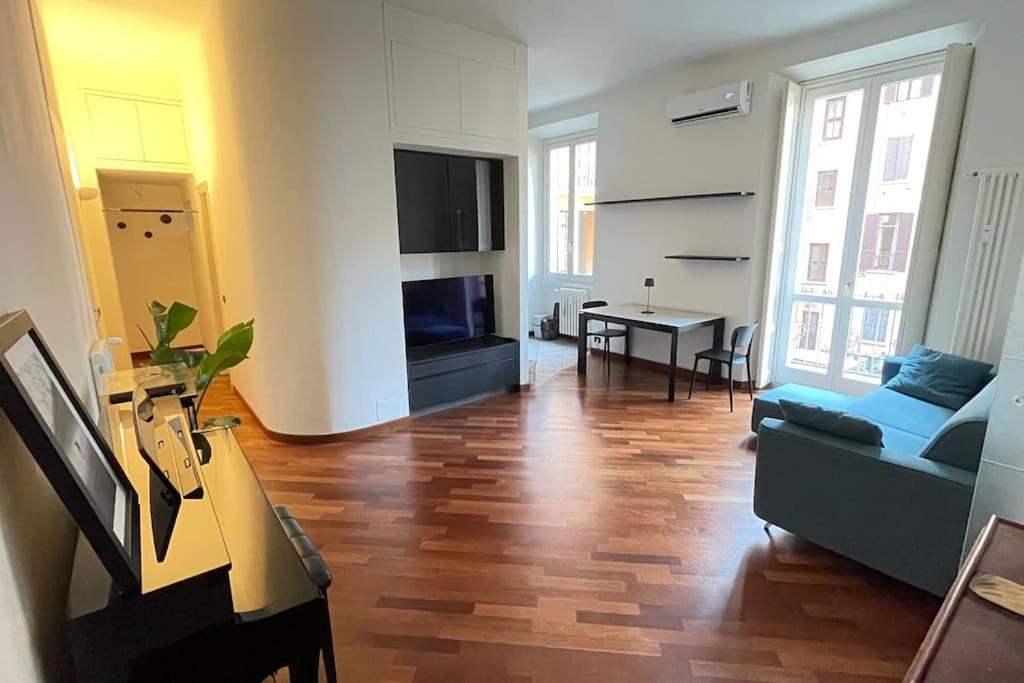 Apartamento "Iris" Milano Lunigiana In Stazione Centrale Exterior foto