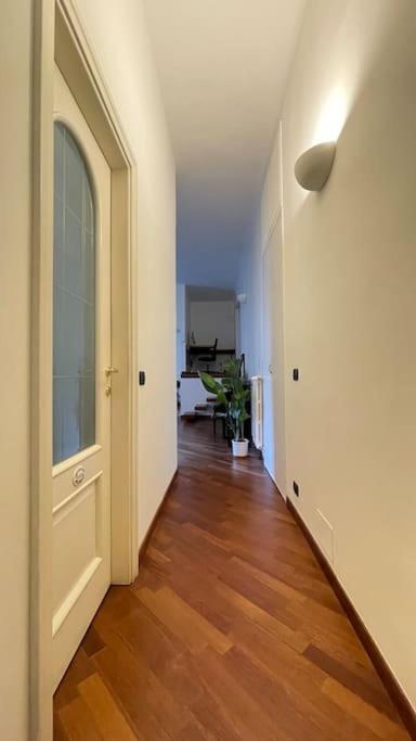 Apartamento "Iris" Milano Lunigiana In Stazione Centrale Exterior foto