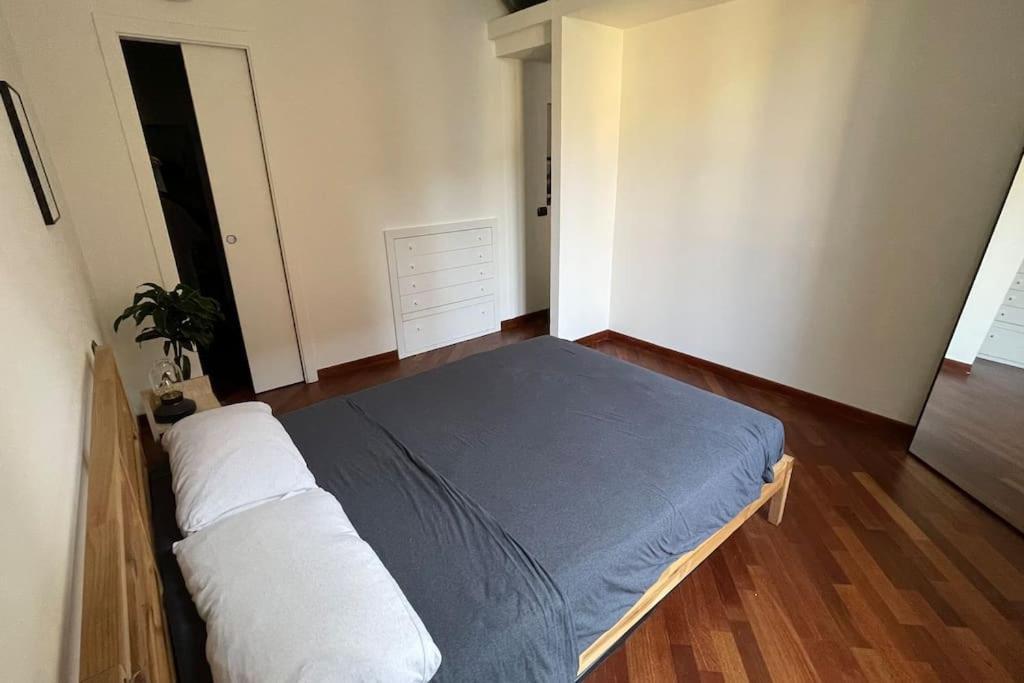 Apartamento "Iris" Milano Lunigiana In Stazione Centrale Exterior foto