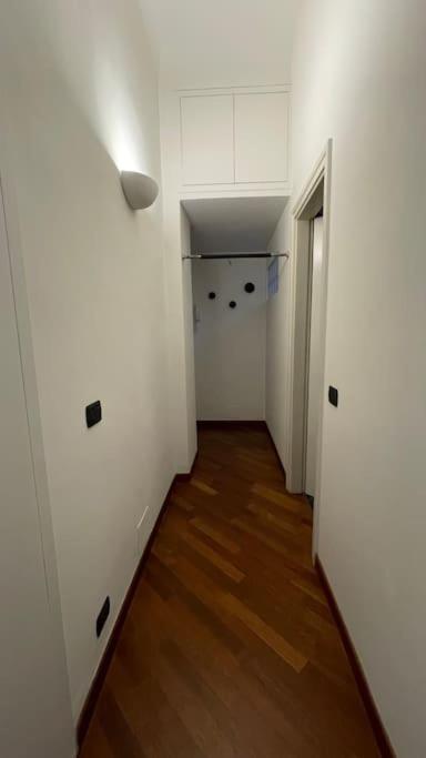 Apartamento "Iris" Milano Lunigiana In Stazione Centrale Exterior foto