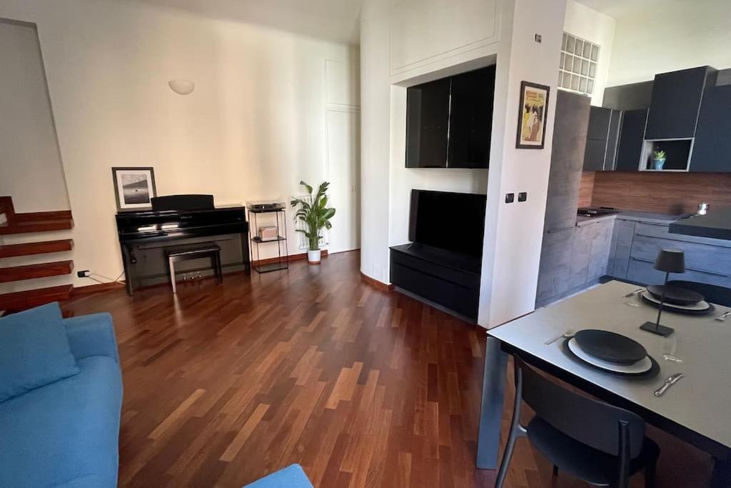 Apartamento "Iris" Milano Lunigiana In Stazione Centrale Exterior foto