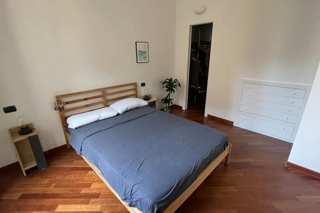 Apartamento "Iris" Milano Lunigiana In Stazione Centrale Exterior foto
