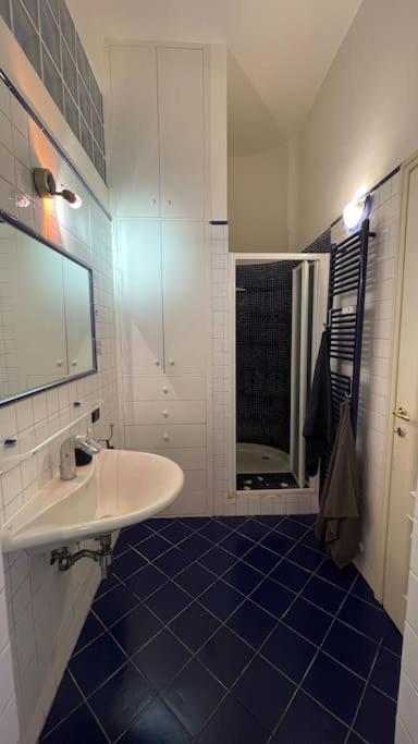 Apartamento "Iris" Milano Lunigiana In Stazione Centrale Exterior foto