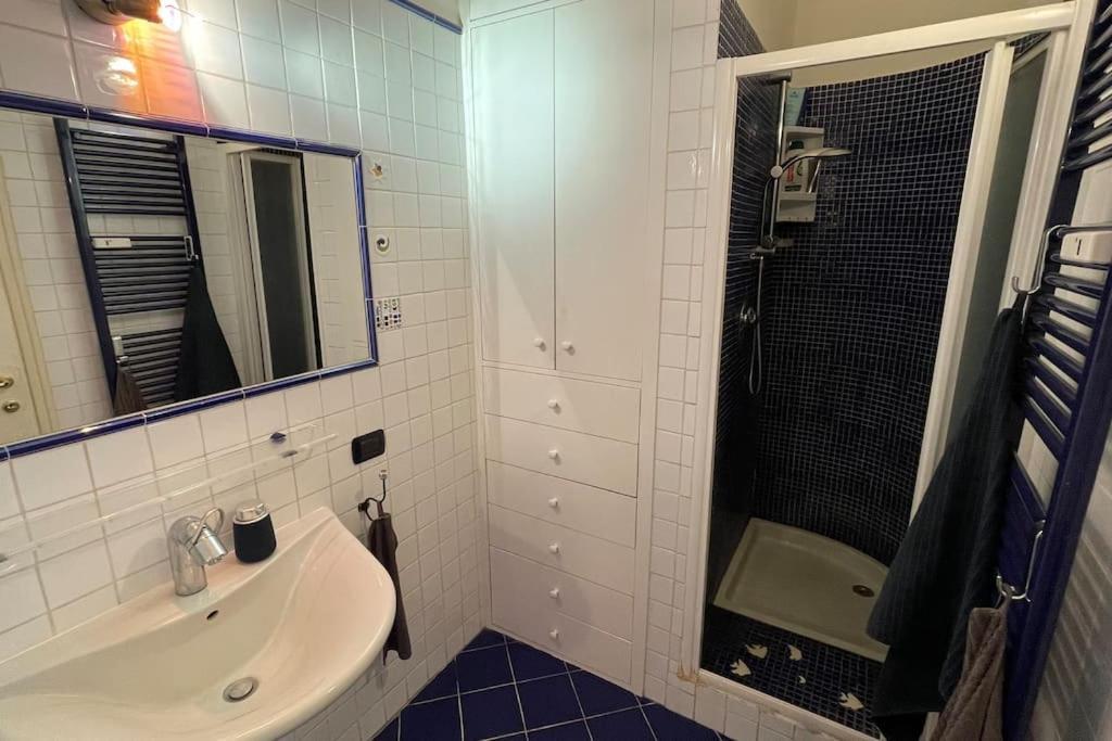 Apartamento "Iris" Milano Lunigiana In Stazione Centrale Exterior foto
